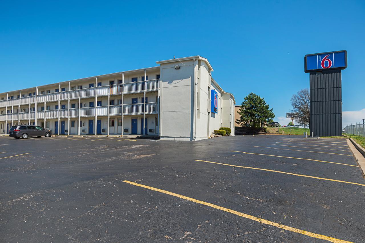 MOTEL 6-BLUE SPRINGS, MO 2⋆ ::: BLUE SPRINGS, MO ::: COMPARE HOTEL RATES